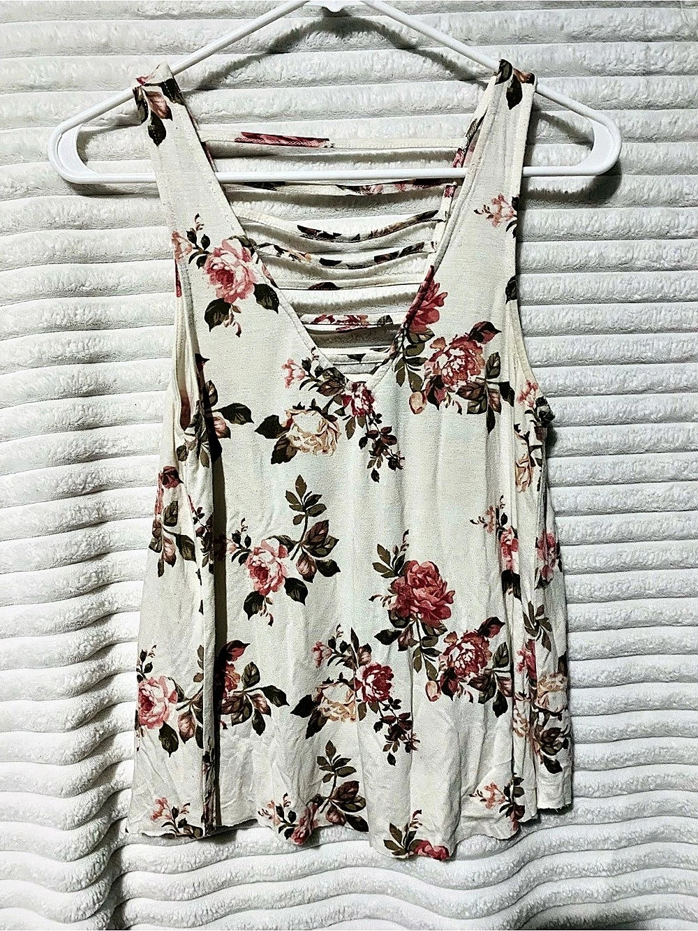 Rue 21 Floral Tank Top in Cream & Pink